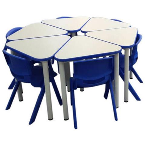שולחן דגם משולש